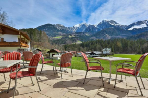 Отель Tourist Hotel Boehm, Шёнау-Ам-Кёнигзее